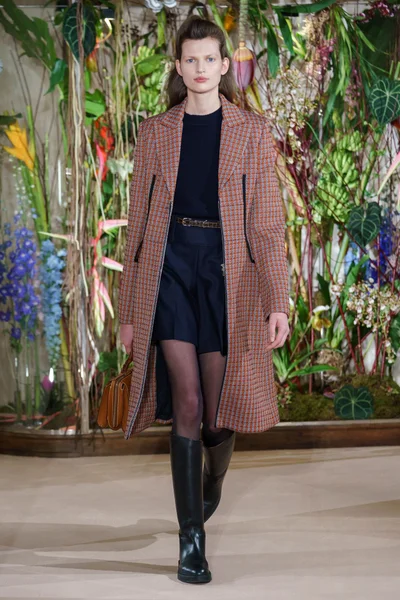 Look 7